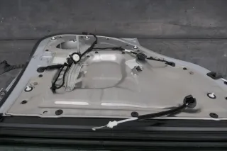 Audi A2 8Z Tür hinten links silber LY7W - mit Rahmen, Scheibe - Bild 2