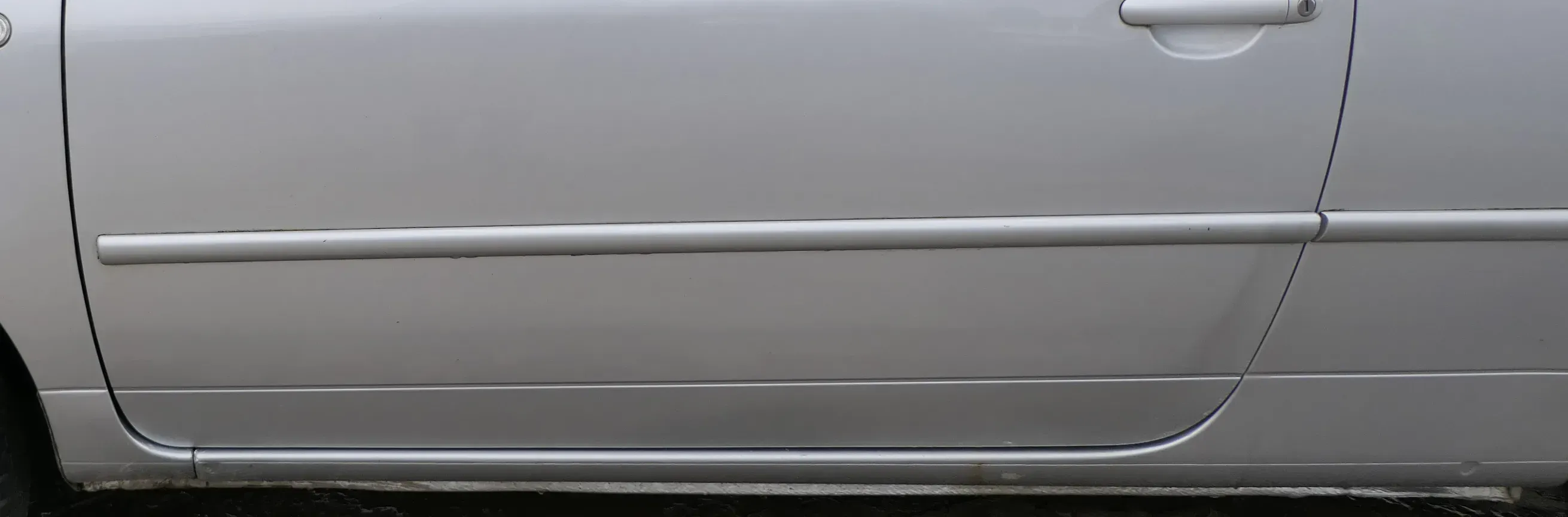 Lupo NUR Zierleiste Leiste Abdeckung an der Tür vorne links silber LA7W - Bild 1