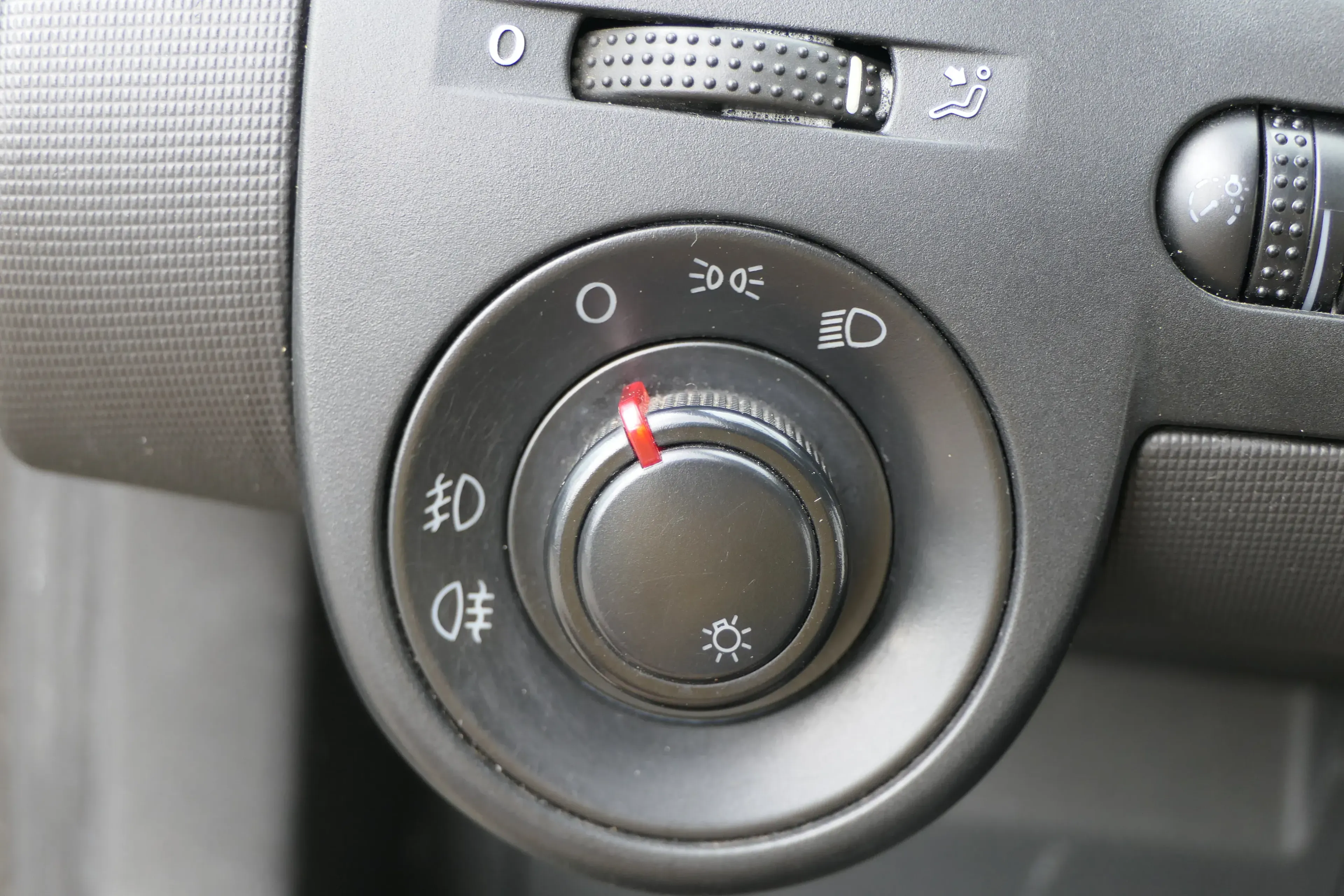 Seat Arosa 6H Lichtschalter Schalter Licht 6H0941531E NSW Nebelscheinwerfer - Bild 1