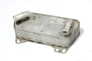 VW Golf Passat Caddy Ölkühler Halter 02E409061D TDI - Bild 1