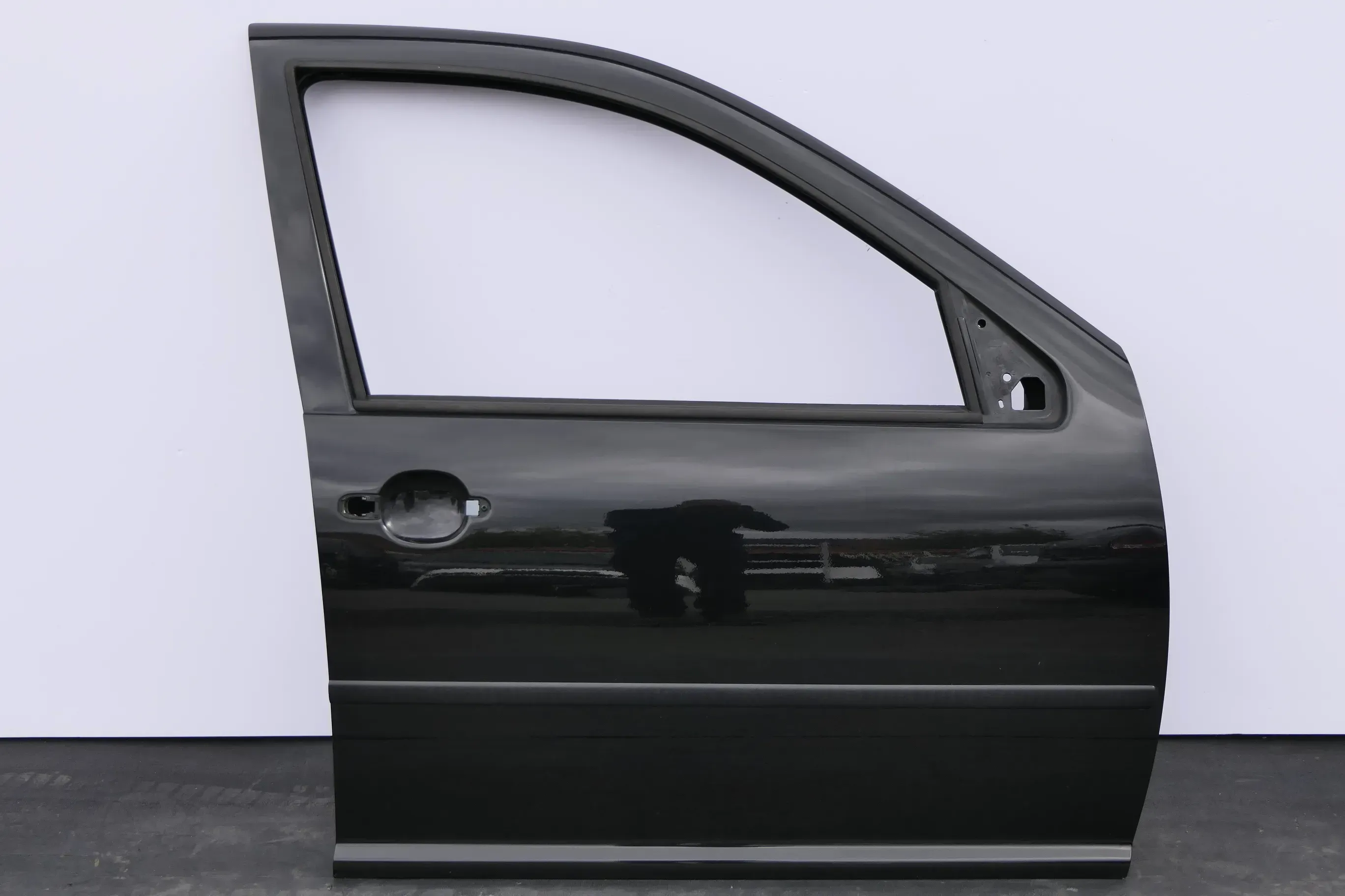 VW Golf 4 Bora Tür vorne rechts Beiahrertür 4/5-Türer Kombi Avant schwarz LC9Z m - Bild 1