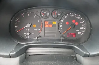Audi A3 8L Tacho Tachometer Kombiinstrument 147.000km 8L0919860E Benziner 1,6 - Bild 1
