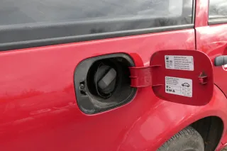VW Golf 4 Variant Kombi Tankdeckel Deckel Tank Tankverschluß rot LY3D tornardoro - Bild 2