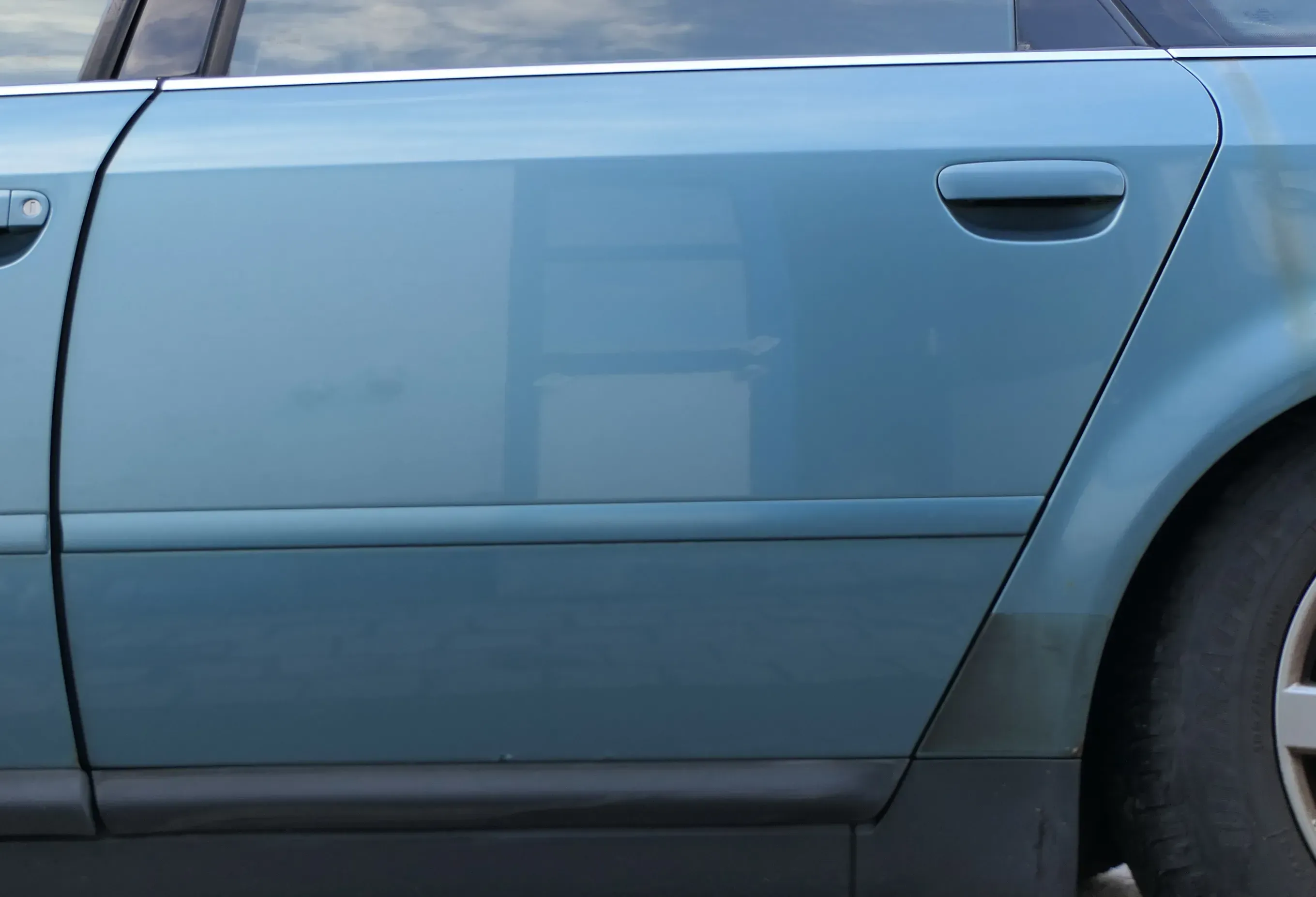 Audi A6 4B C5 Tür Türblatt hinten links  grün blau LX6V jaspisgrün nur Türblatt - Bild 1