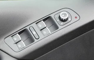 VW Tiguan 5N ektrischer Fensterheber Schalter vorne links Spiegelschalter - Bild 1
