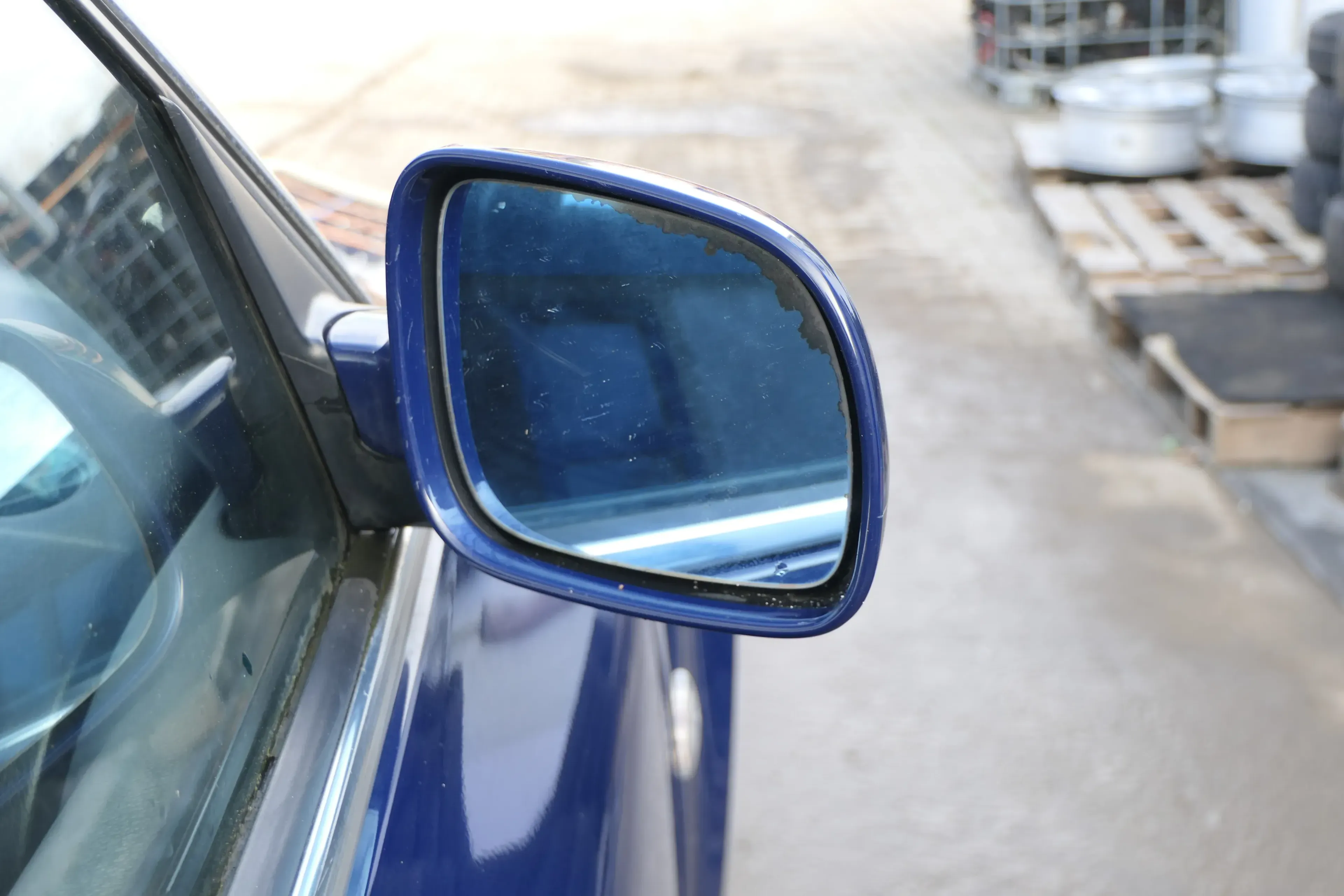 VW Passat 3B 3BG elektrischer Spiegel Außenspiegel rechts Glas blau LA5E - Bild 1