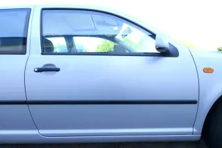 VW Golf 4 Tür vorne rechts Beifaahrertür 2/3-Türer silber grau LB7Z ohneAnbaute - Bild 1