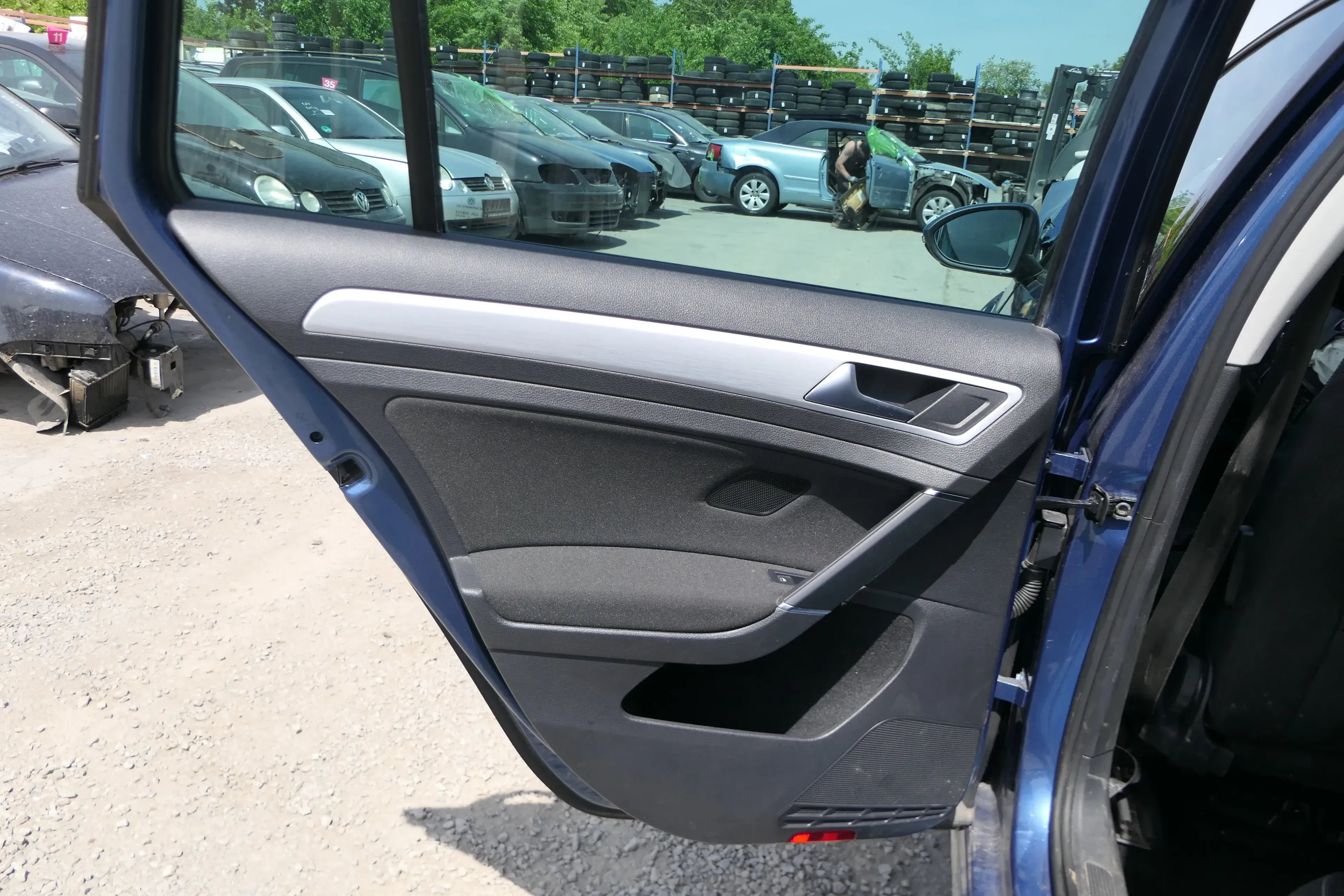 1x VW Golf 7 5G AU Variant Kombi Türverkleidung Tür hinten links schwarz - Bild 1
