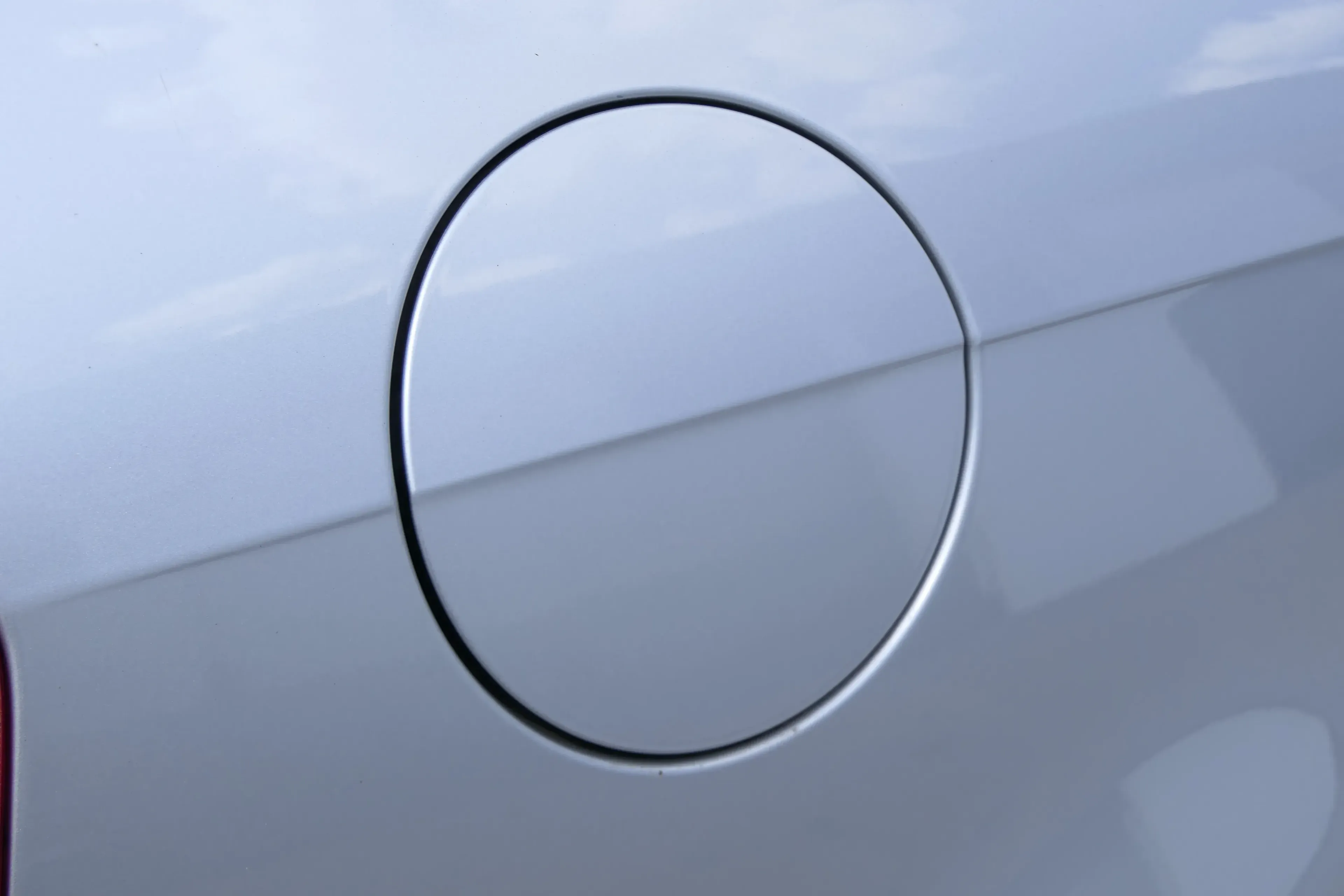 Audi A3 8P Tankdeckel Klappe Tankklappe Deckel Tank silber grau LX7W 2/3-Türer - Bild 1