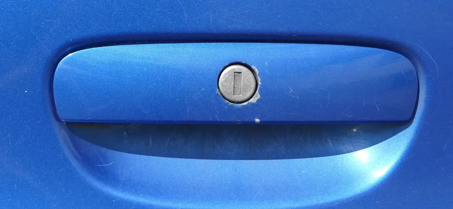 VW Polo 9N 9N3 Griff Heckkklappe Heckklappengriff blau LA5M - Bild 1