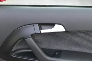 Audi A3 8P Türverkleidung Verkleidung Tür vorne rechts schwarz 2/3-Türer Griff - Bild 3