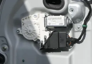 Seat Altea 5P elektrischer Fensterheber Motor hinten rechts 1K0959704E L03 - Bild 1