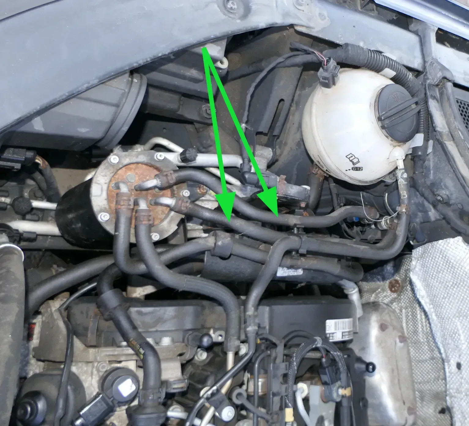 VW Tiguan 5N 2,0 TDI Leitung Leitungen Kraftstoffleitung Rohre Rohr 5N0130295C - Bild 1