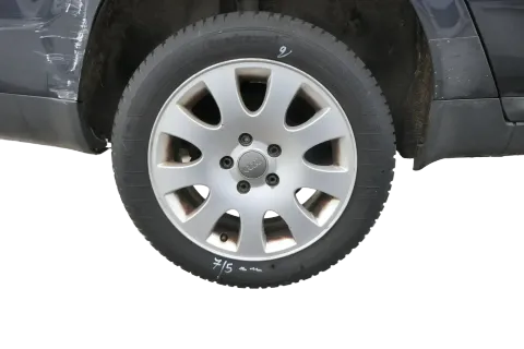 Audi A4 8E A6 4B Alufelgen 205/55 R16 91H Winterreifen Reifen 3-7mm 4B0601025K