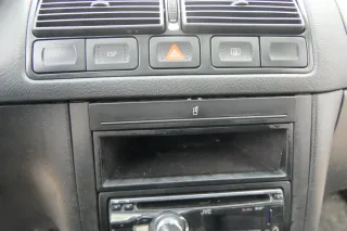 VW Golf 4 Bora Becherhalter Getränkehalter Dosenhalter Halter Getränke Dosen - Bild 1