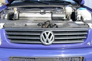 VW Polo 6N2 VW Zeichen Kühlergrill Grill schwarz - Bild 2