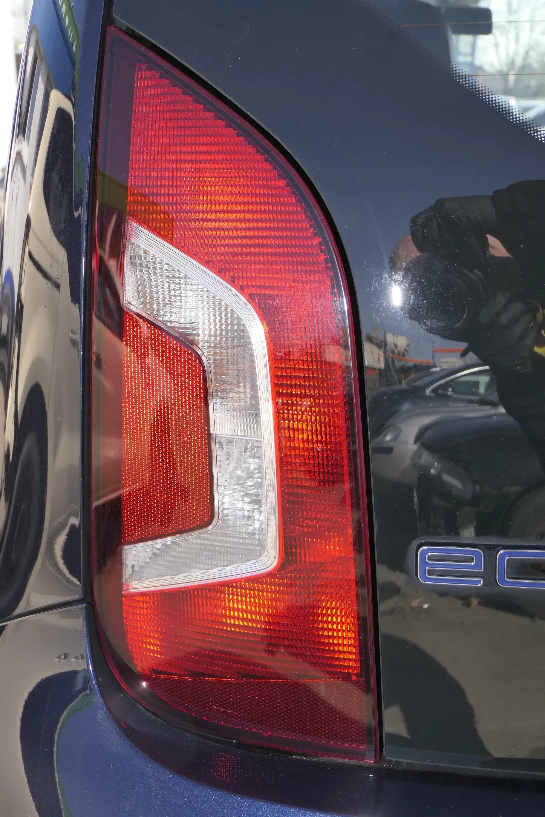 VW Up Rücklicht hinten links 1S0945095G Rückleuchte Heckleuchte Lampenträger - Bild 1