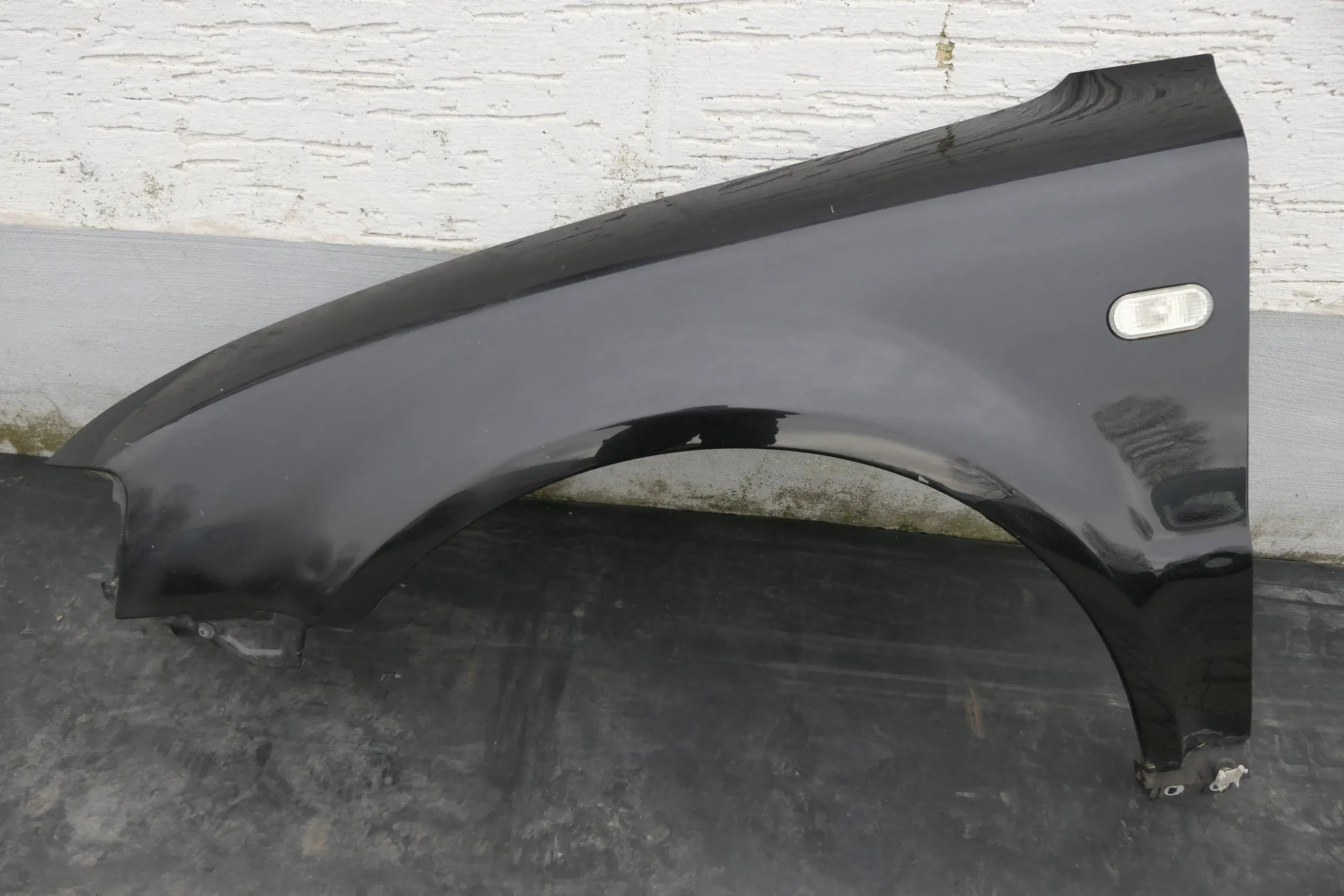 VW Passat 3B Kotflügel vorne links schwarz LC9Z metallic ccc - Bild 1
