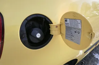 VW Fox 5Z Tankdeckel Klappe Tankklappe Deckel Tank gelb LY1C - Bild 2