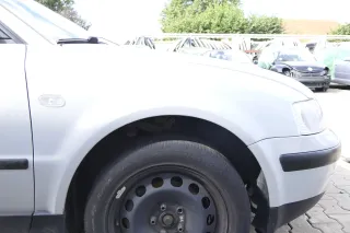 VW Passat 3B Kotflügel vorne rechts silber LB7Z - Bild 1
