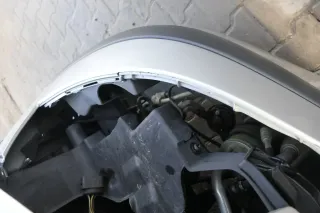 VW Passat 3BG Stoßstange vorne Frontstoßstange Stoßfänger silber LA7W reflexsilb - Bild 10
