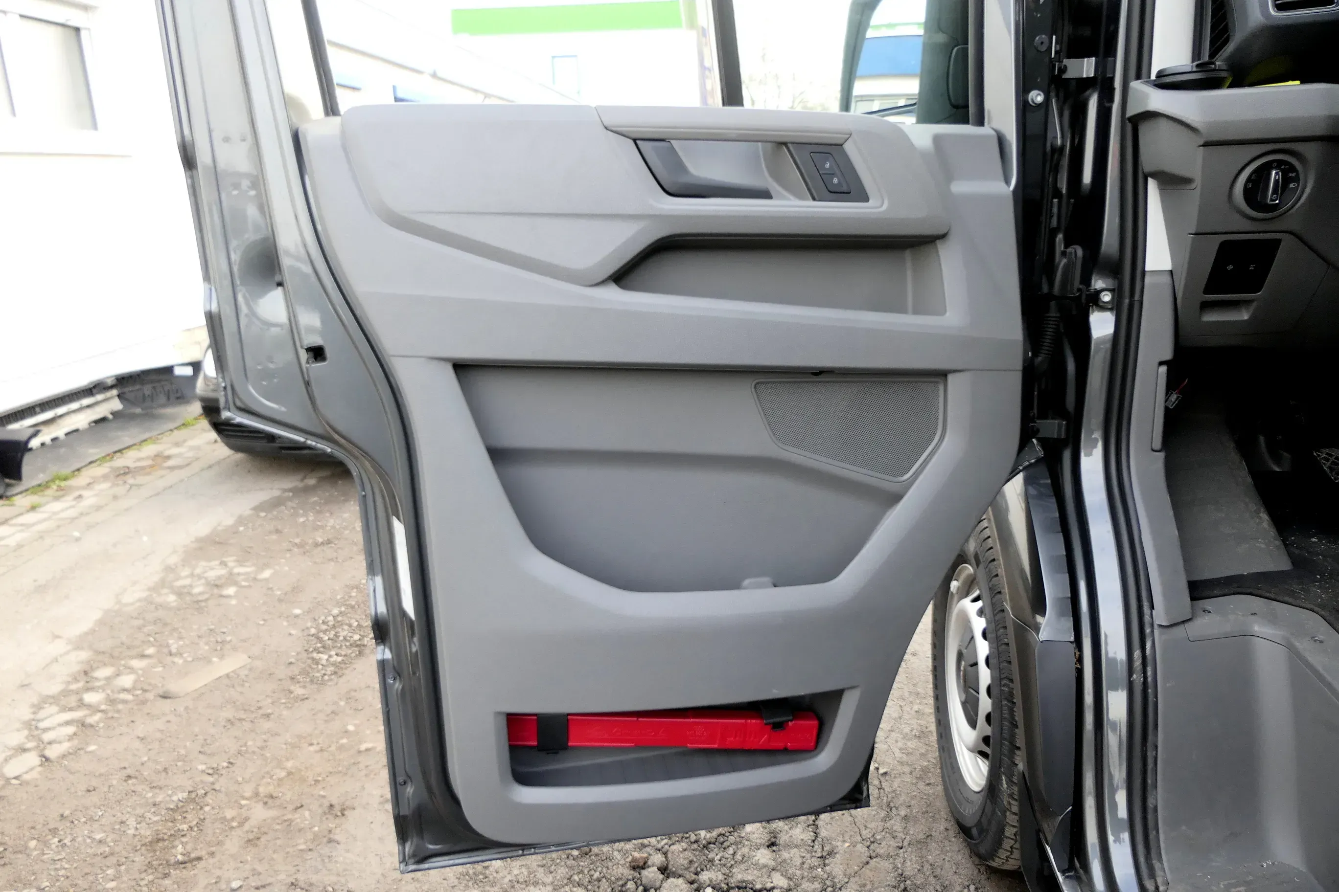 VW Crafter 7C MAN TGE Türverkleidung Verkleidung Tür vorne links grau - Bild 1