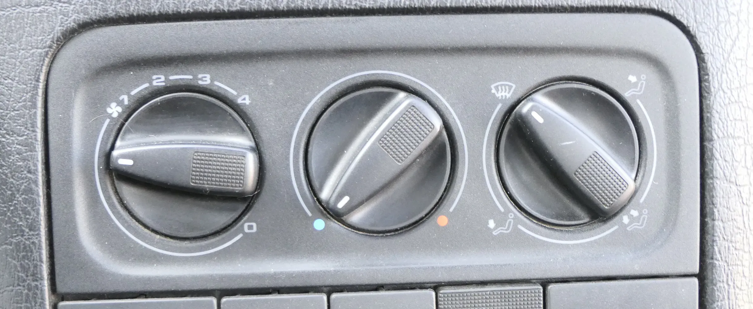 VW Golf 3 Heizung Heizungsbedienteil Bedienteil Lüftung Schalter 1H0819045C - Bild 1