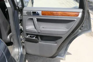 VW Touareg 7L Türverkleidung Verkleidung Tür Leder hinten rechts anthrazit NUQ - Bild 1