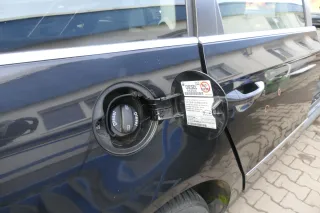 VW Passat 3C Kombi Tankdeckel Klappe Tankklappe Deckel Tank schwarz L041 - Bild 2
