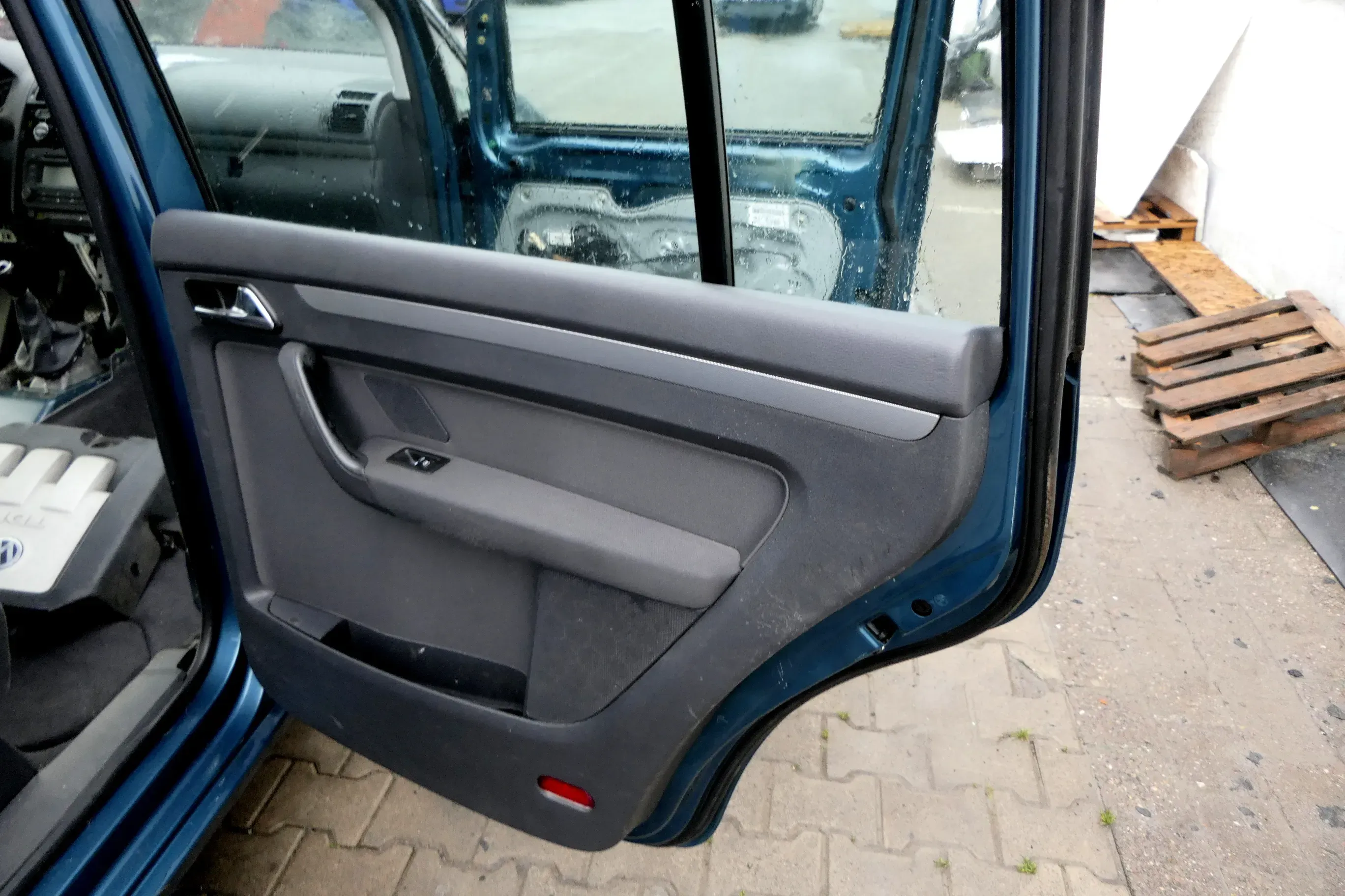 VW Touran 1x Türverkleidung Verkleidung Tür hinten rechts anthrazit Lautsprecher - Bild 1