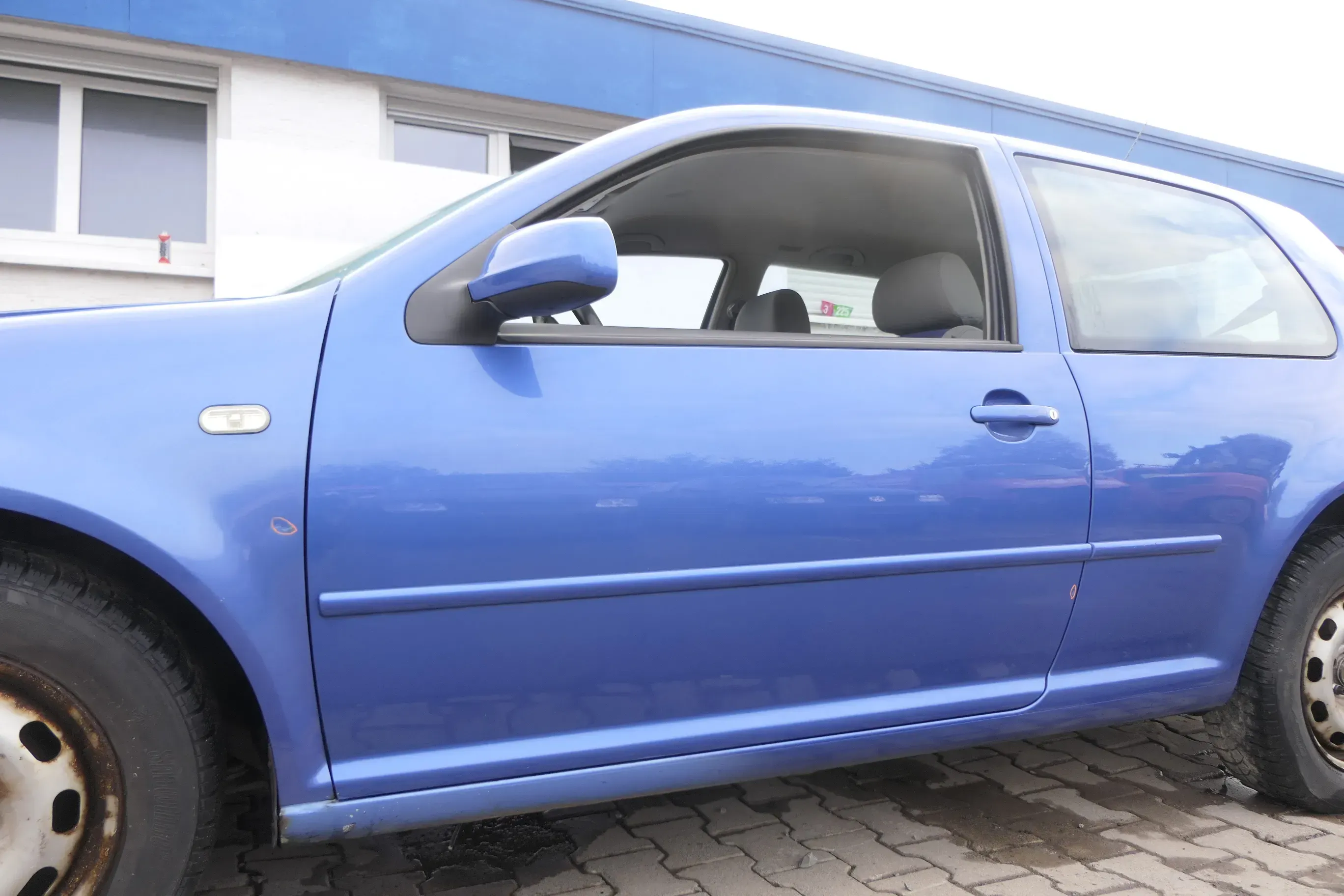 VW Golf 4 Tür vorne links Fahrertür 2/3-Türer blau LW5Y ohneAnbauteile - Bild 1