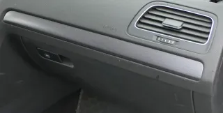 Golf 7 5G vorne rechts Dekor Leisten Abdeckung Leiste am Armaturenbrett platin - Bild 1