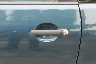 VW Polo 9N 9N3 Tür vorne links Fahrertür 2/3-Türer grün LC6X -ohne Anbauteile - Bild 6