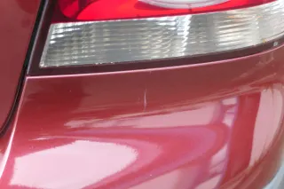 VW Polo 9N 9N3 Stoßstange Heckstoßstange hinten rot LC3R - Einparkhilfe PDC - Bild 7