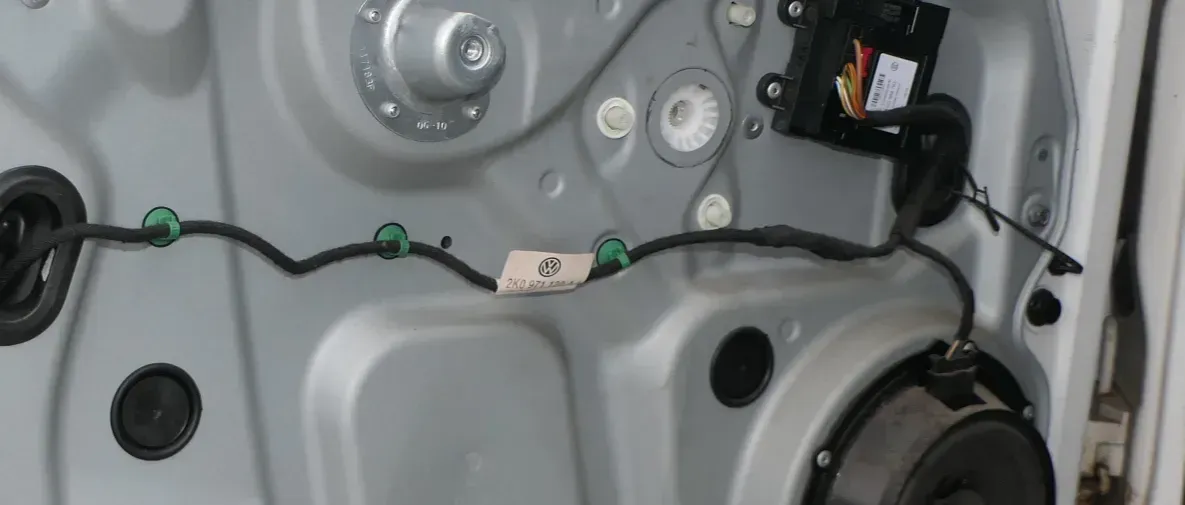 VW Caddy 2K Kabelbaum in der Tür Türkabelbaum ZV vorne links 2K0971120AC - Bild 1
