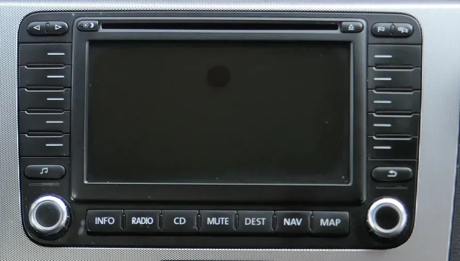 VW Passat 3C Golf Navi Navigationssystem 1K0035198B RNS MFD DVD  mit Code - Bild 1