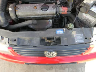 VW Polo 6N Kühlergrill Grillleiste vorne Leiste Grill schwarz / rot - Bild 3