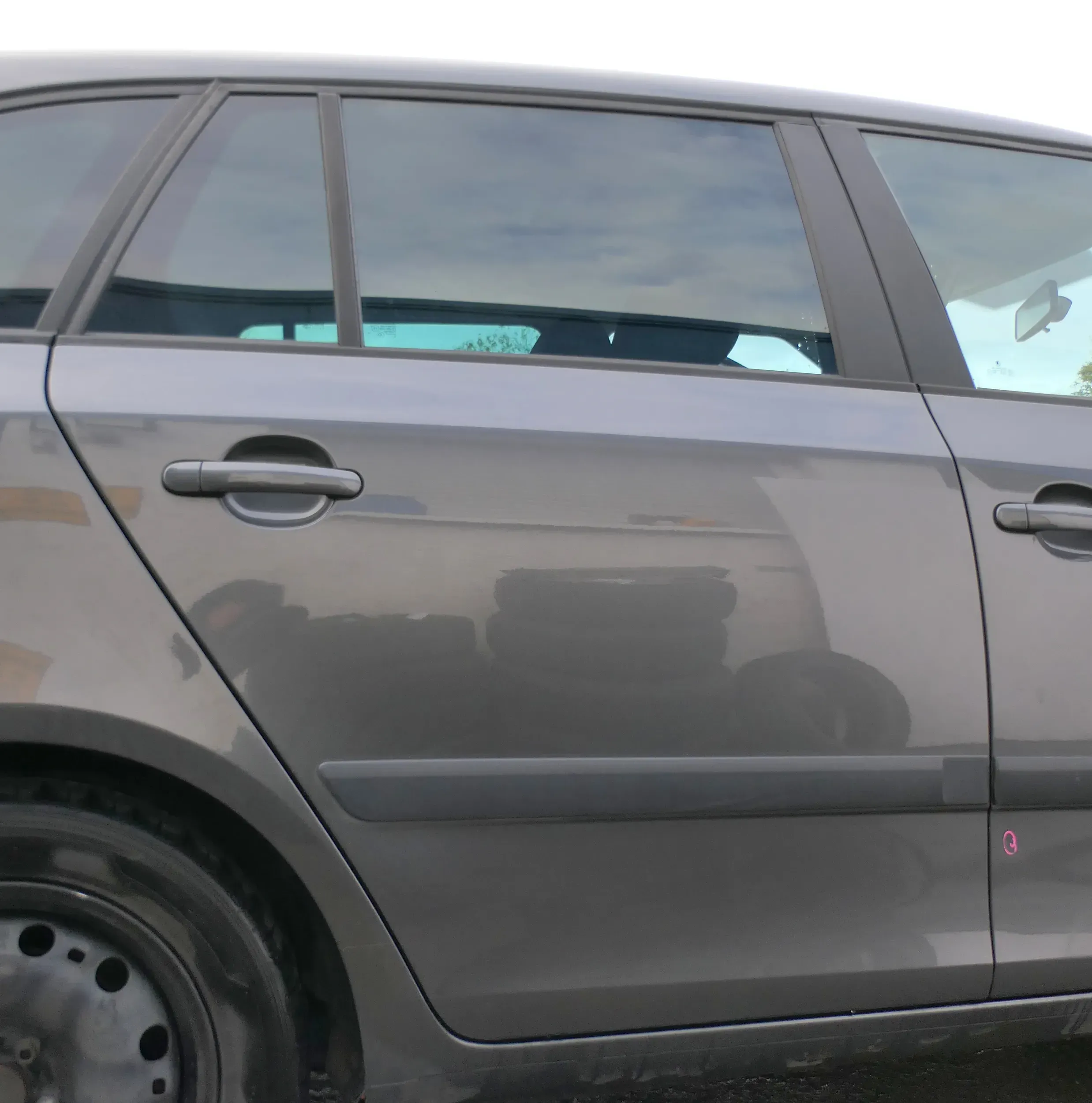 Skoda Fabia 5J Kombi Tür hinten rechts grau titangrau 9795 - ohne Anbauteile - Bild 1