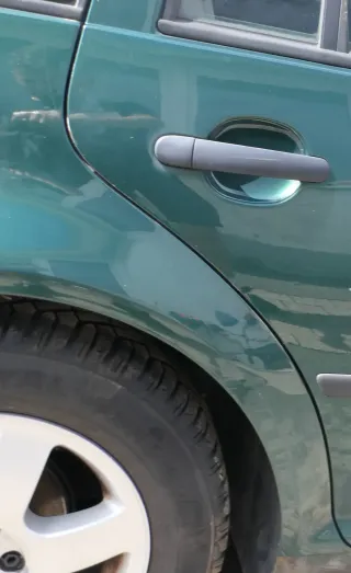 VW Golf 4 Bora Tür hinten rechts nur Kombi / Variant grün LC6M - ohne Anbauteile - Bild 2