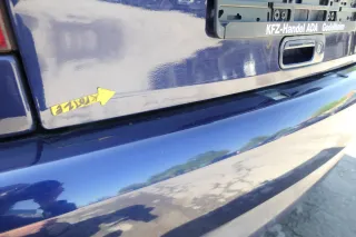 VW Polo 6N Heckklappe Klappe hinten Kofferraumklappe mit Scheibe blau LB5N - Bild 2