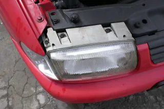 VW Polo 6N Kühlergrill Grillleiste vorne Leiste Grill rot LP3G - Bild 3