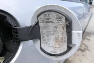 Audi A3 8P Tankdeckel Klappe Tankklappe Deckel Tank silber grau LX7W 2/3-Türer - Bild 2