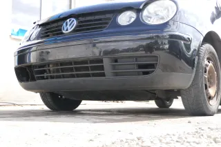 VW Polo 9N Stoßstange Frontstoßstange vorne schwarz L041 + Grill - Bild 4