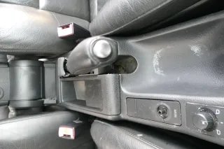 Audi A6 4B Handbremse Feststellbremse schwarz Leder Verkleidung Abdeckung - Bild 2