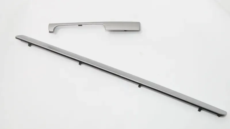VW Golf 5 1K Armaturenbrett Verkleidung Klappe Abdeckung Dekor silber - Bild 1