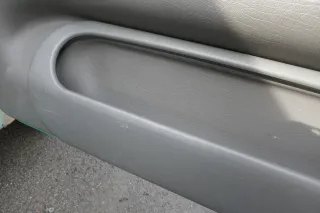 VW Polo 6N Türverkleidung Verkleidung Tür vorne rechts 2/3-Türer grau - Bild 4
