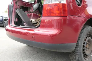 VW Touran 1T Stoßstange hinten Heckstoßstange Stoßfänger rot braun LA3W - Bild 8