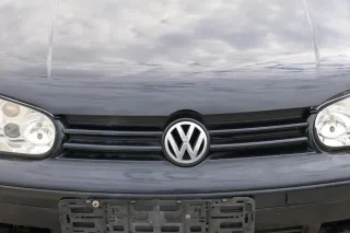 VW Golf 4 Cabrio 1E Grill Kühlergrill mit VW Zeichen Logo blau LC5H - Bild 1