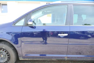 VW Touran 1T 1T3 Tür vorne links Fahrertür blau LB5N -OHNE Anbauteile    ROST - Bild 1
