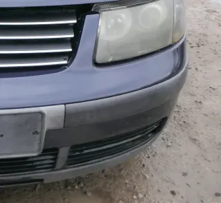 VW Passat 3B Stoßstange vorne Frontstoßstange Stoßfänger blau LN5Y + Grill - Bild 8